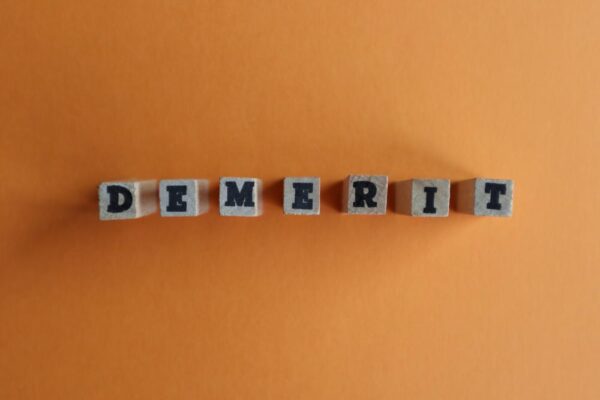 äžåç£æè³ãæ¬ã§åŠã¶ãšãã®æ³šæç¹