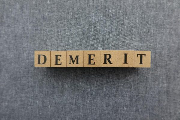 VIX連動商品に投資するデメリット