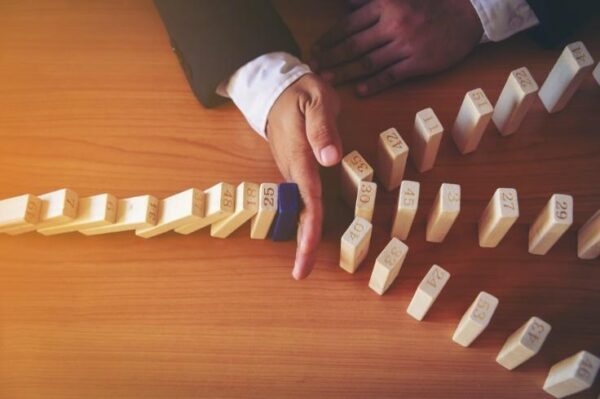 株価変動には理由あり!普段から情報収集を心掛けよう