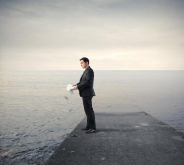 【体験談】投資信託で損する理由とは？損した経験から学ぶ対策方法