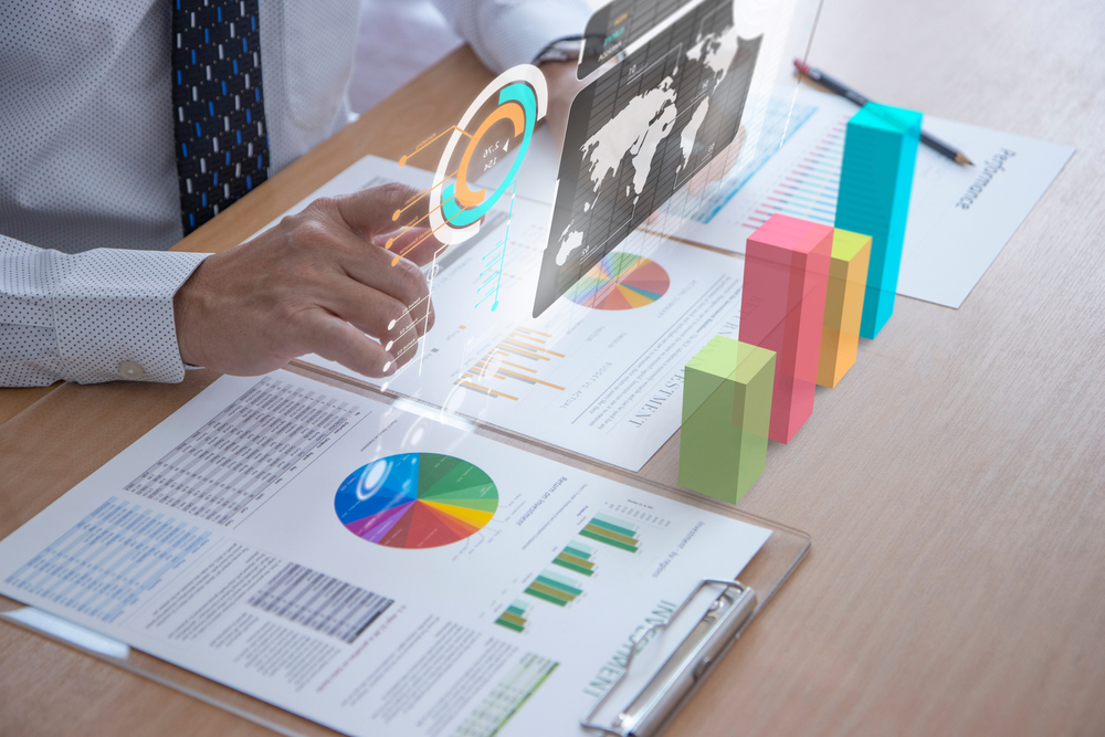 パフォーマンスや評判を分析する投資家