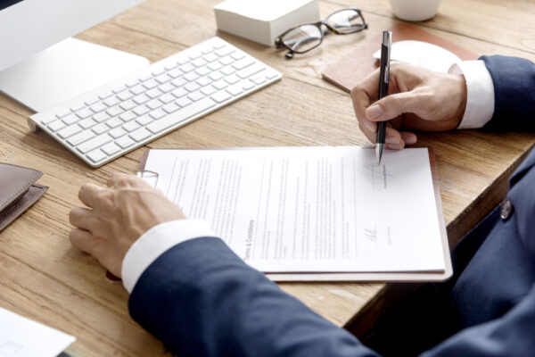 事務手続きをおざなりにする